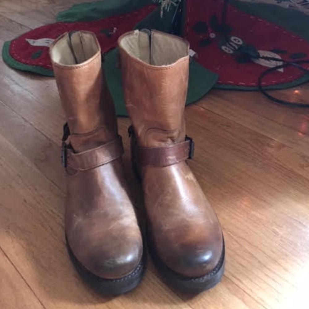 NEW Frye Engineer boots - Women's brown